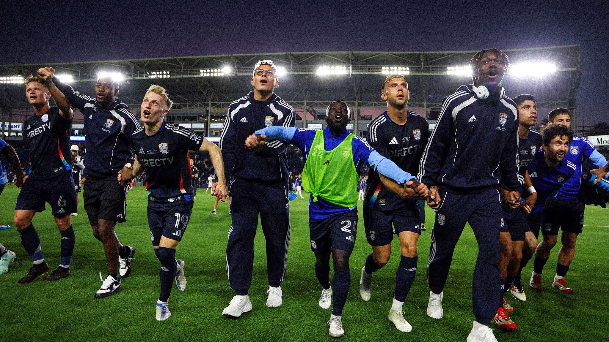 联赛晋升至 联赛晋升至